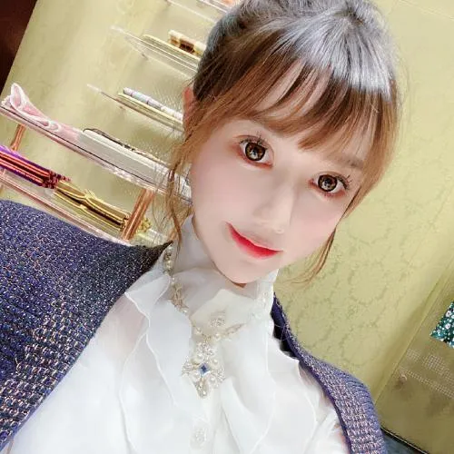 时尚女人霸气漂亮美女头像图片第1张