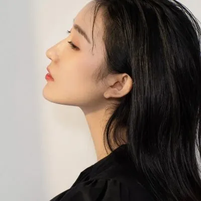 2021美少女暖冬头像第1张