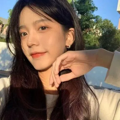 2021高冷微信头像女第1张