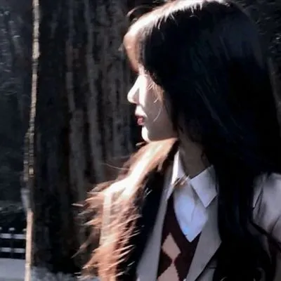 好看的日系女生头像图片第1张