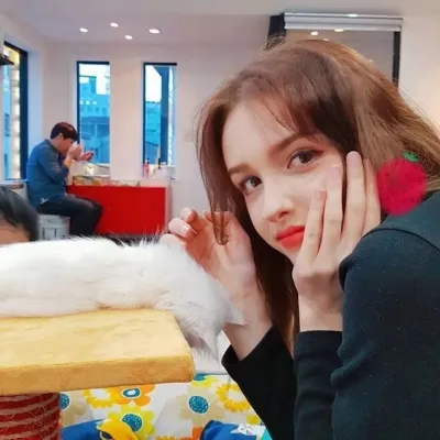 唯美时尚潮流女生高清头像第1张