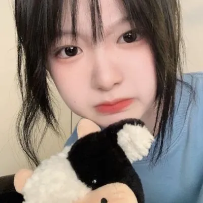 2021完善气质女神头像图片第1张