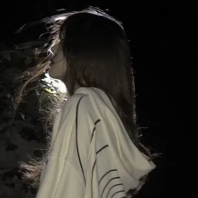 性感迷人的真人女生头像第1张