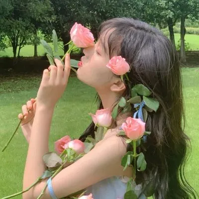 高清好看的美女头像图片第1张