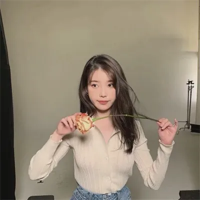 2021新款女生专用微信头像图片第1张