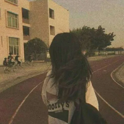 非主流真人女生伤感头像第1张