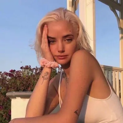 清新干净的女生头像第1张