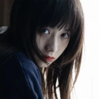 甜美女生真人版头像图片第1张