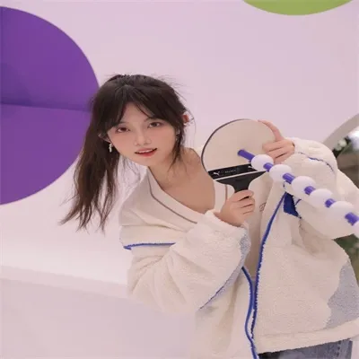 高清甜美的女生头像图片第1张