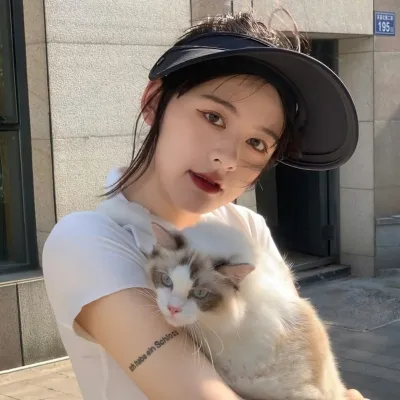 超好看ins风女生头像第1张