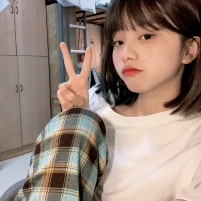 漂亮的ins女生风头像第1张