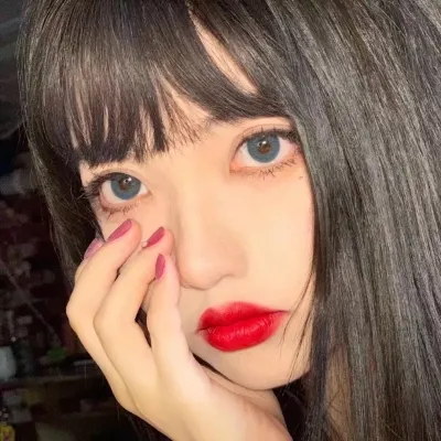 真人侧脸美女头像图片第1张