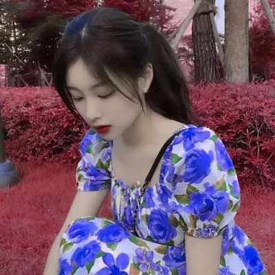 夏日美女小清新风格头像图片第1张