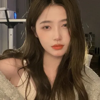 看上去个性十足的女生头像第1张