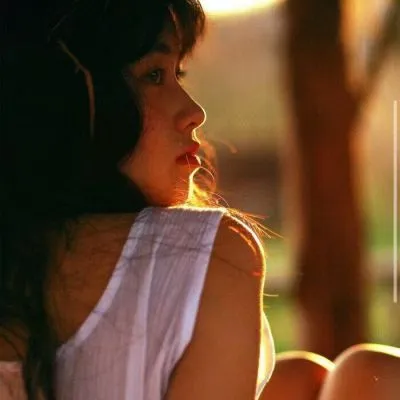 成熟妩媚的女生微信头像第1张