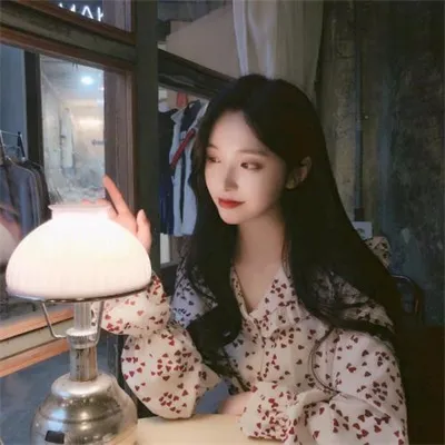 高冷悲伤女生qq头像图片第1张