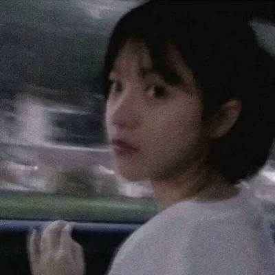 呆萌女生真人版高清头像第1张