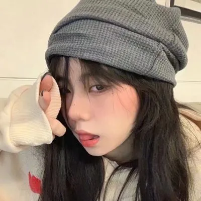 复古时尚的女生头像图片第1张