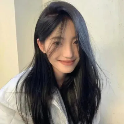 酷酷的女生图片头像第1张