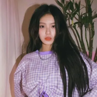 超酷辣妹女生高清头像第1张