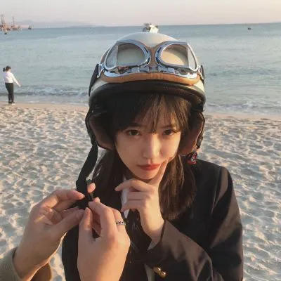 可爱清纯性感女孩qq头像第1张