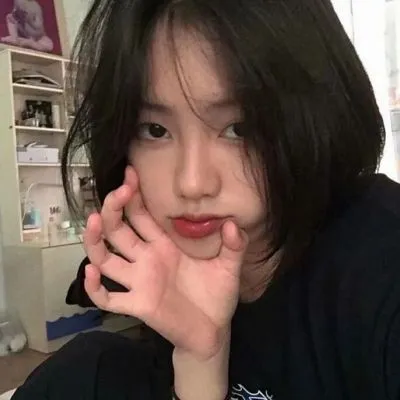 侧颜绝对好看女生头像图片第1张