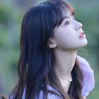 可爱呆萌的小美女头像图片第1张