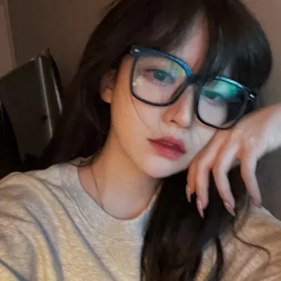 qq悲伤甜美女生头像图片第1张