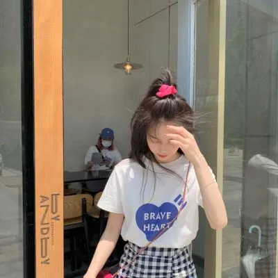 气质新娘礼服女生头像图片第1张