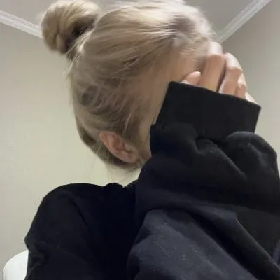 优雅清新好看女生头像第1张