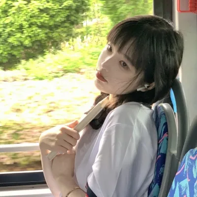 唯美好看的成熟女性头像第1张