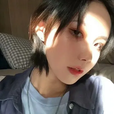 清新美女小姐姐头像图片第1张