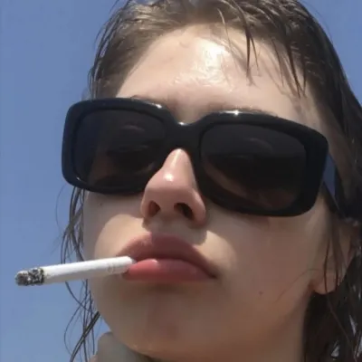 2022最新款真人女头第1张