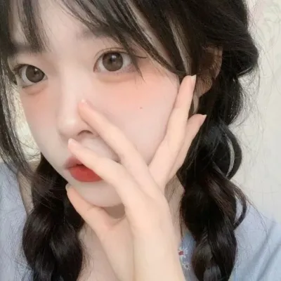 成熟长发女生头像第1张