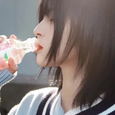 女生霸气高冷女神头像图片第1张