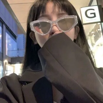 高清气质温柔女头像第1张