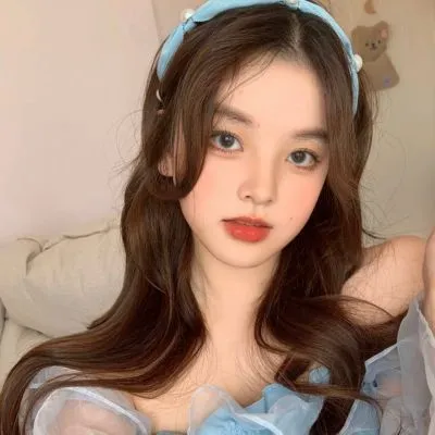 天真漂亮的美女头像图片第1张