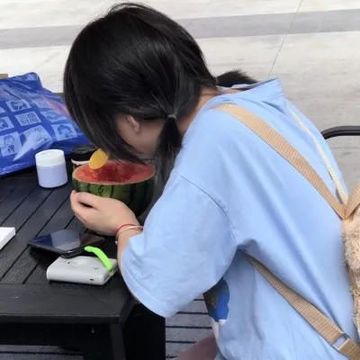 成熟高清女人微信头像第1张