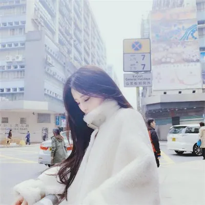 真人贵妇气质女人头像第1张