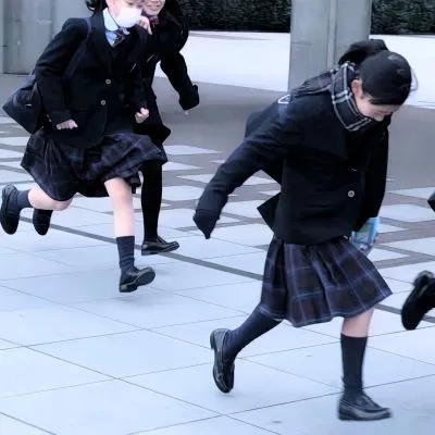 真人另类个性女生头像第1张