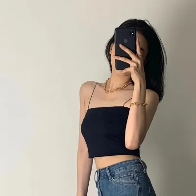 迷人曲线女生头像图片第1张