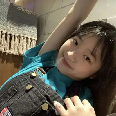 一人一张甜甜的女生头像第1张