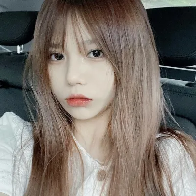 好看的高品质女生真人头像第1张