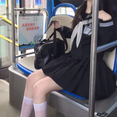 清纯靓丽女生头像图片第1张