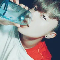 阿宝色头像情侣第1张