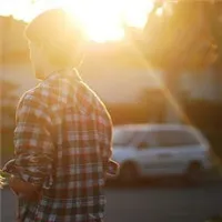 唯美幸福的逆光情侣头像第1张