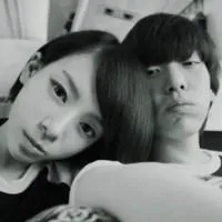 人见人爱的情侣头像第1张