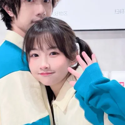 2021很幸福的yy情侣头像真人第1张