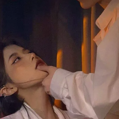 很绝很好看的情侣头像精选第1张