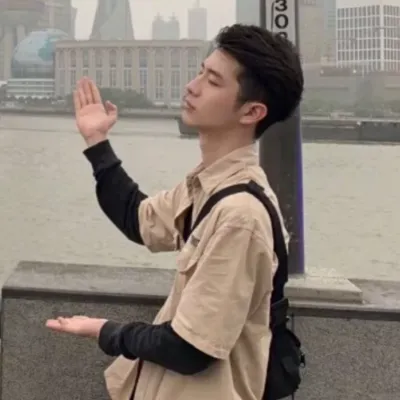 不太明显的低调秀恩爱的情侣头像第1张